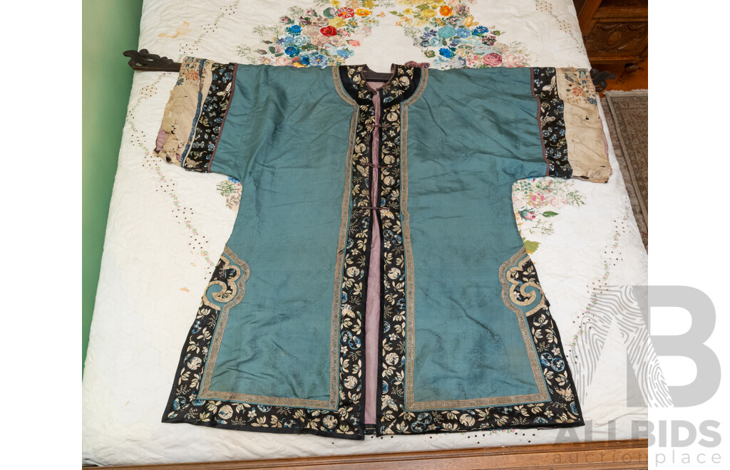 Possibly Qing Dynasty Chinese Embroided Silk Robe