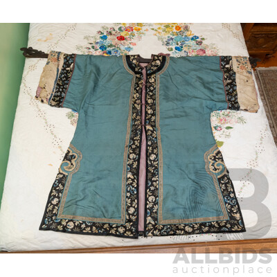 Possibly Qing Dynasty Chinese Embroided Silk Robe