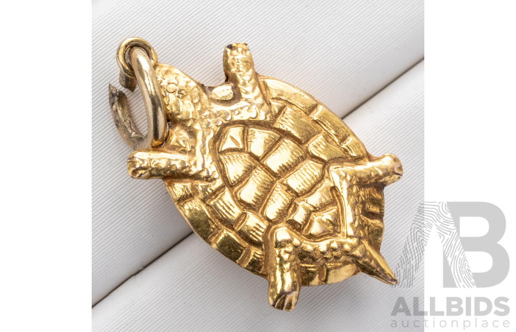 9ct Vintage Turtle Charm, 18mm, 0.59 Grams
