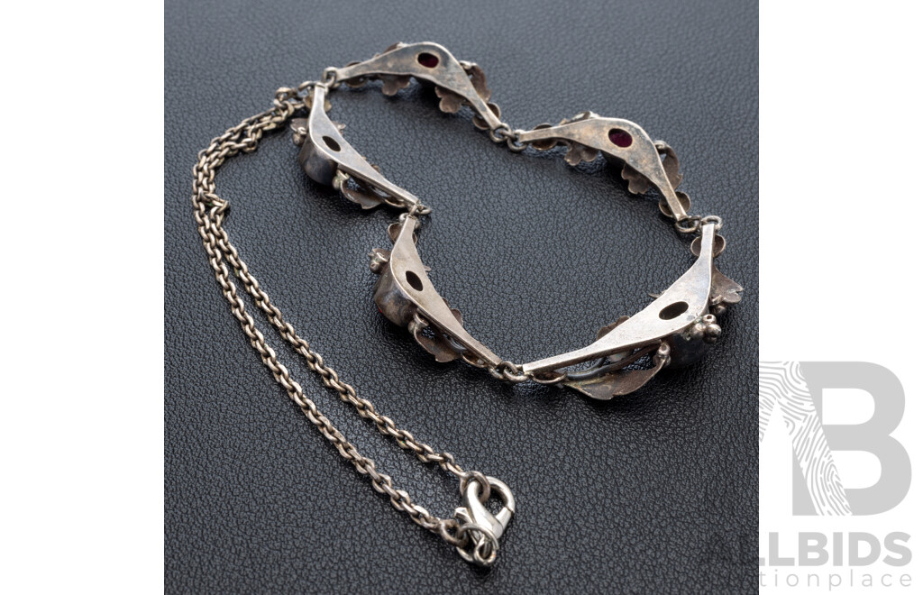 Vintage Sterling Silver Garnet Cabochon with Floral Motif Necklet, 41cm, 17.63 Grams