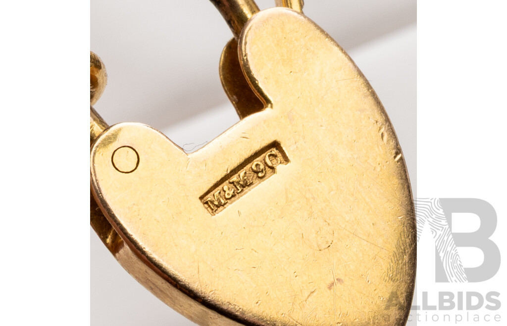 9ct Vintage Graduating Curb Link Bracelet with Heart Padlock Clasp, 18.5cm, 30.08 Grams