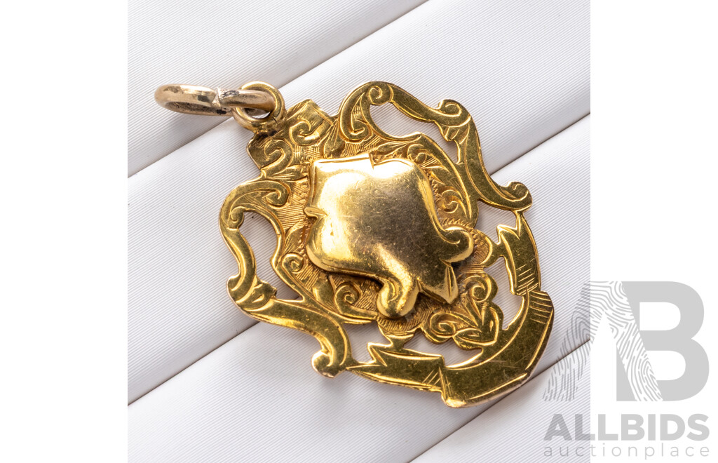 9ct Antique Shield Medallion Fob Pendant, 25mm x 22mm, 1915 Birmingham, 3.12 Grams
