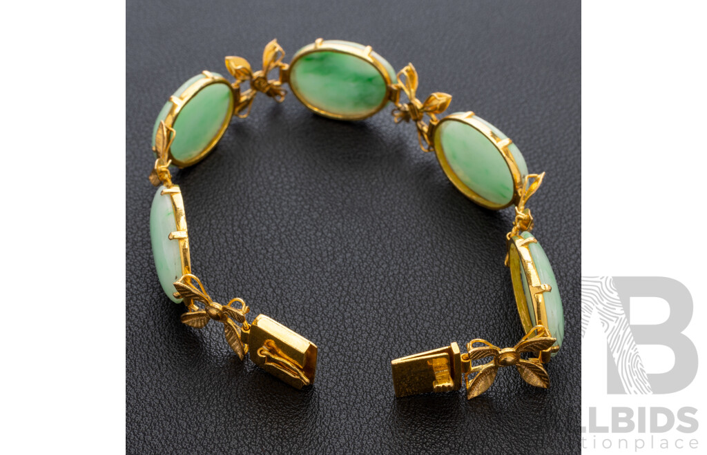 22ct Vintage Chinese Jade Cabochon Bracelet, 19cm, 28.26 Grams