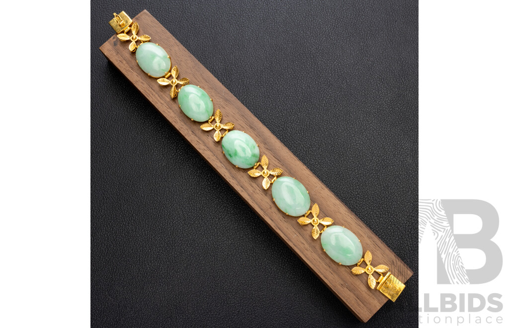 22ct Vintage Chinese Jade Cabochon Bracelet, 19cm, 28.26 Grams
