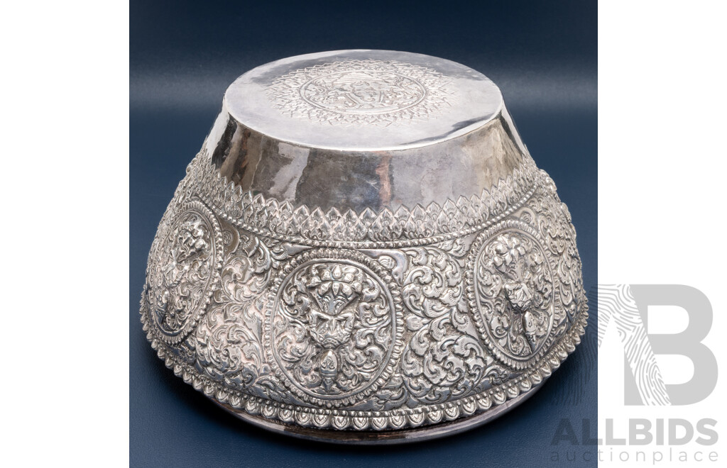 Traditional Handcrafted Laos Large Silver Repousse Trinket/offering Bowl, 20cm Diameter, 345.0 Grams