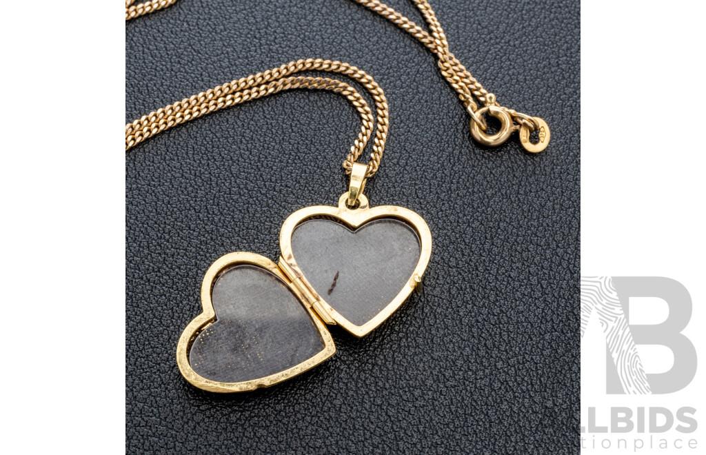 9ct Heart Shaped 'I Love You' Locket on 9ct Curb Link Necklace, 40cm Long, 4.69 Grams