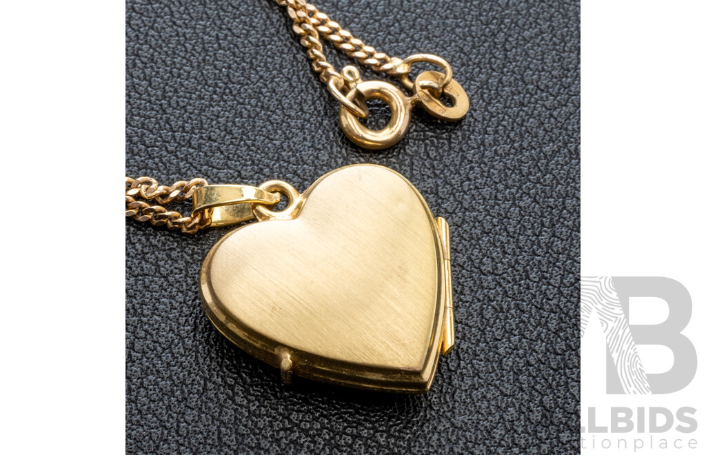9ct Heart Shaped 'I Love You' Locket on 9ct Curb Link Necklace, 40cm Long, 4.69 Grams