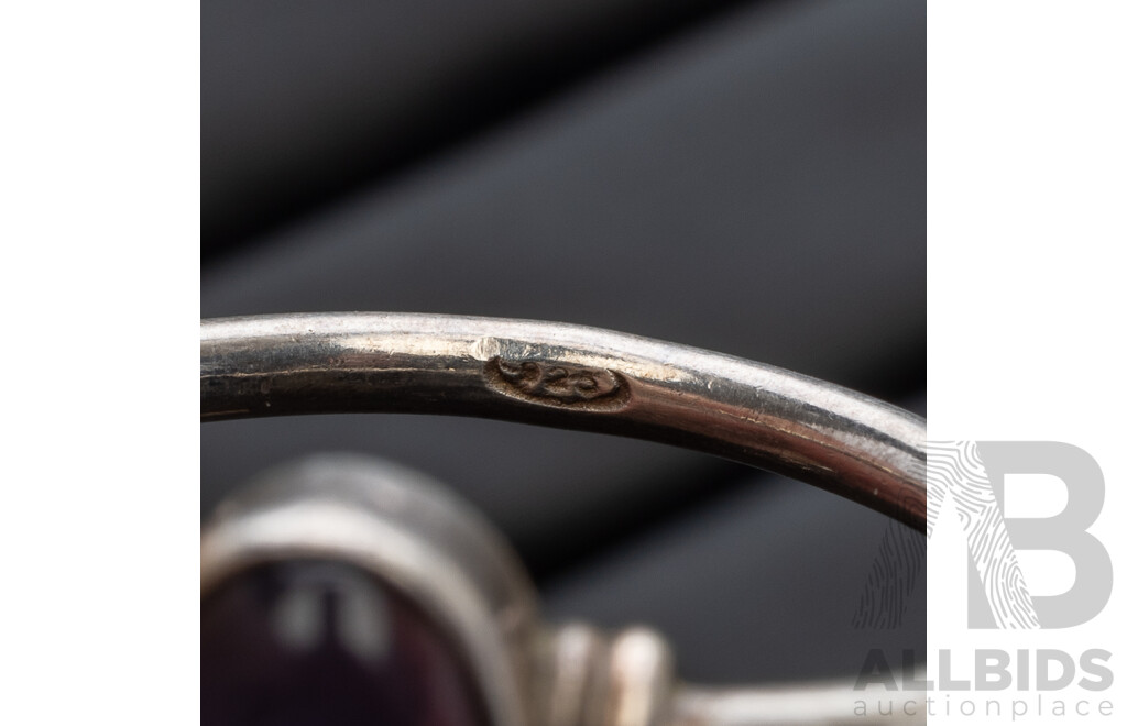 Collection of (5) Sterling Silver Rings Including Moonstone, Amethyst & Swiss Blue Topaz, 19.81 Grams