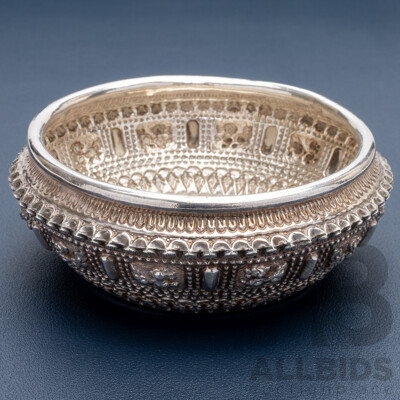 Traditional Handcrafted Laos Small Silver Repousse Trinket/offering Bowl, 120mm Diameter, 96.0 Grams