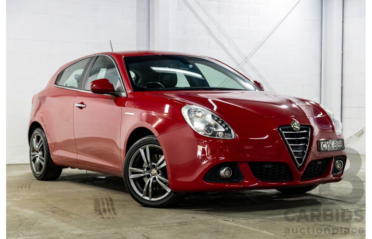 4/2015 Alfa Romeo Giulietta Distinctive MY15 5d Hatchback Alfa Red Turbo 1.4L