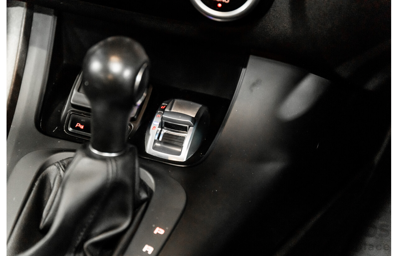 4/2015 Alfa Romeo Giulietta Distinctive MY15 5d Hatchback Alfa Red Turbo 1.4L