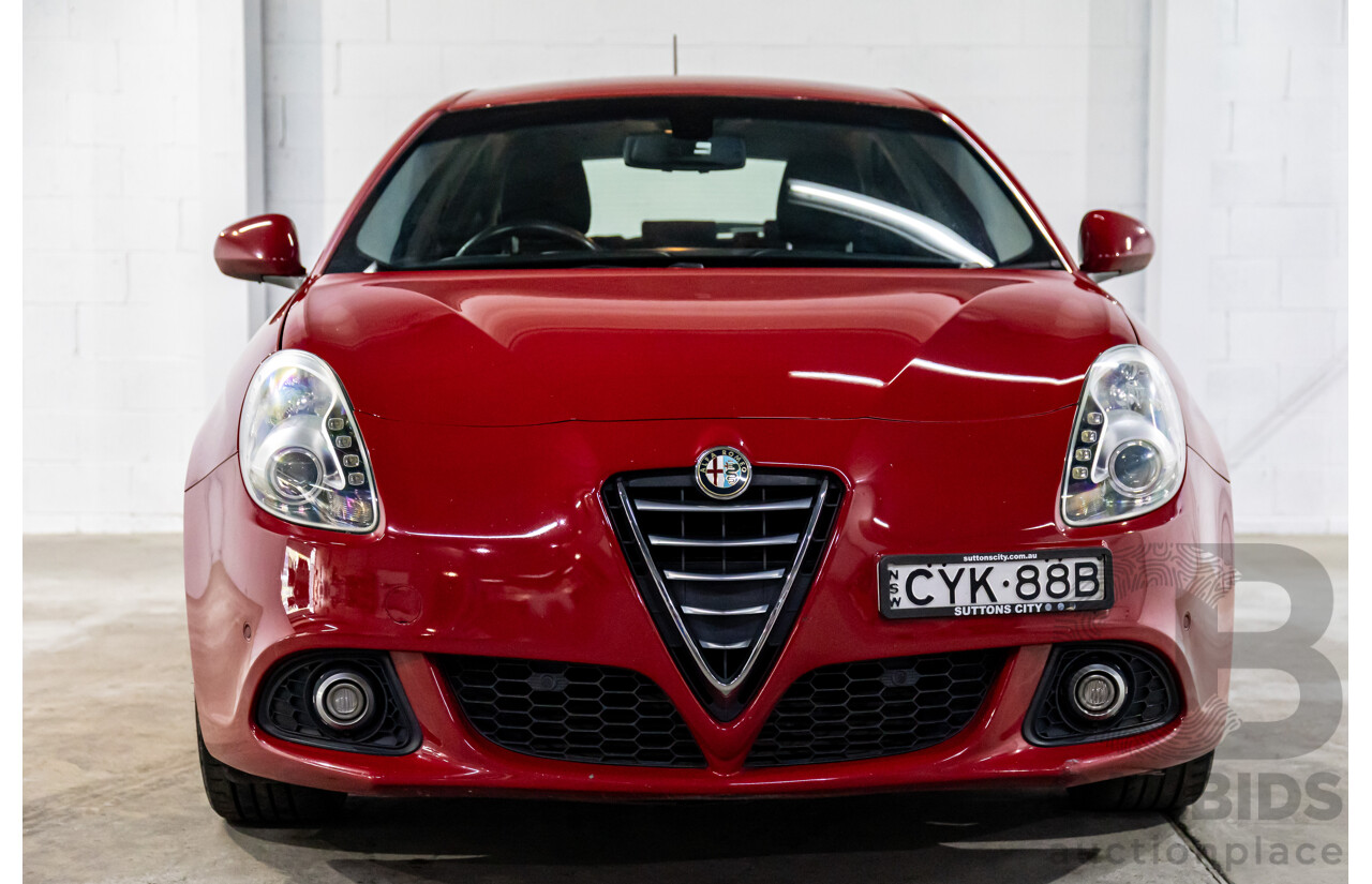 4/2015 Alfa Romeo Giulietta Distinctive MY15 5d Hatchback Alfa Red Turbo 1.4L