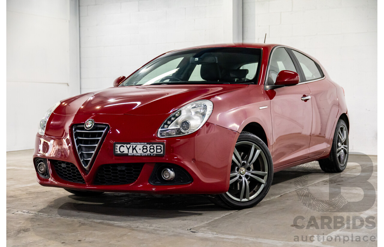 4/2015 Alfa Romeo Giulietta Distinctive MY15 5d Hatchback Alfa Red Turbo 1.4L