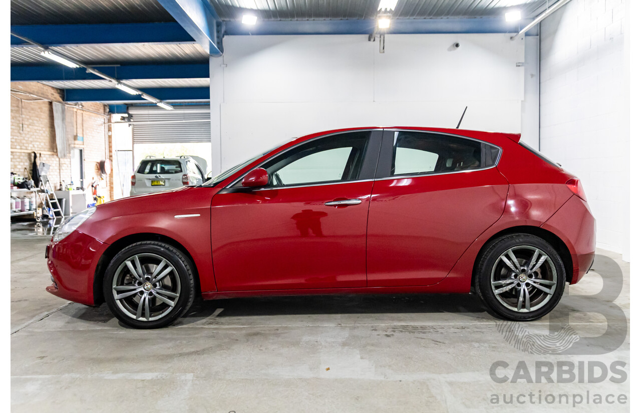 4/2015 Alfa Romeo Giulietta Distinctive MY15 5d Hatchback Alfa Red Turbo 1.4L