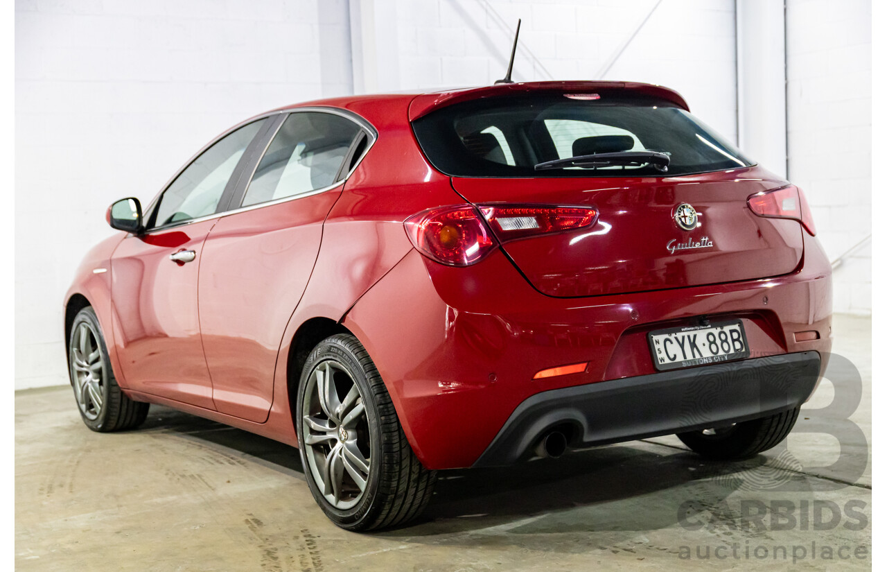 4/2015 Alfa Romeo Giulietta Distinctive MY15 5d Hatchback Alfa Red Turbo 1.4L