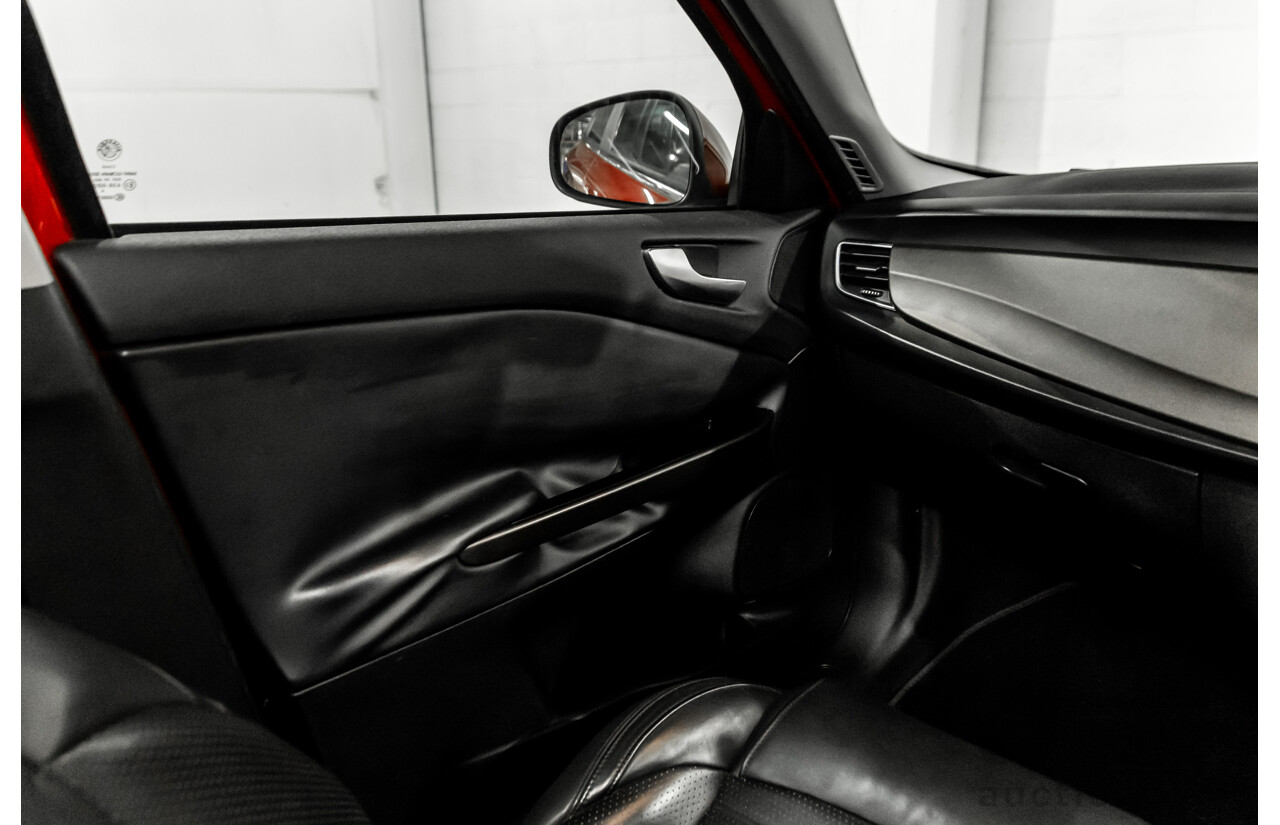 4/2015 Alfa Romeo Giulietta Distinctive MY15 5d Hatchback Alfa Red Turbo 1.4L
