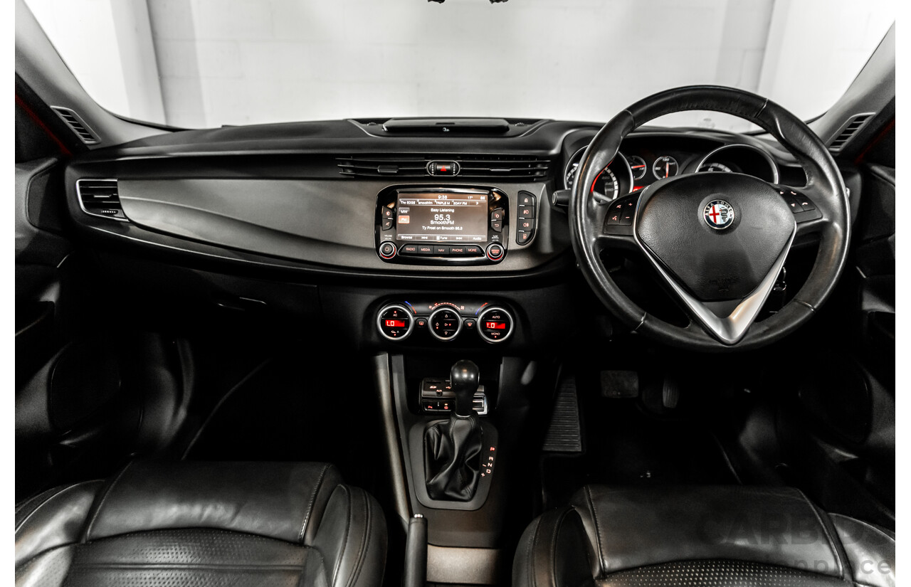 4/2015 Alfa Romeo Giulietta Distinctive MY15 5d Hatchback Alfa Red Turbo 1.4L