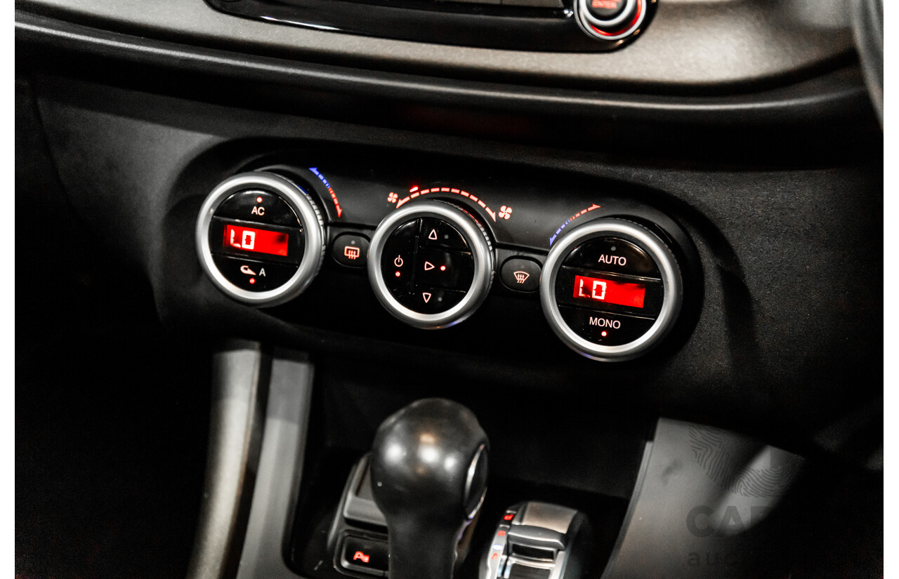 4/2015 Alfa Romeo Giulietta Distinctive MY15 5d Hatchback Alfa Red Turbo 1.4L