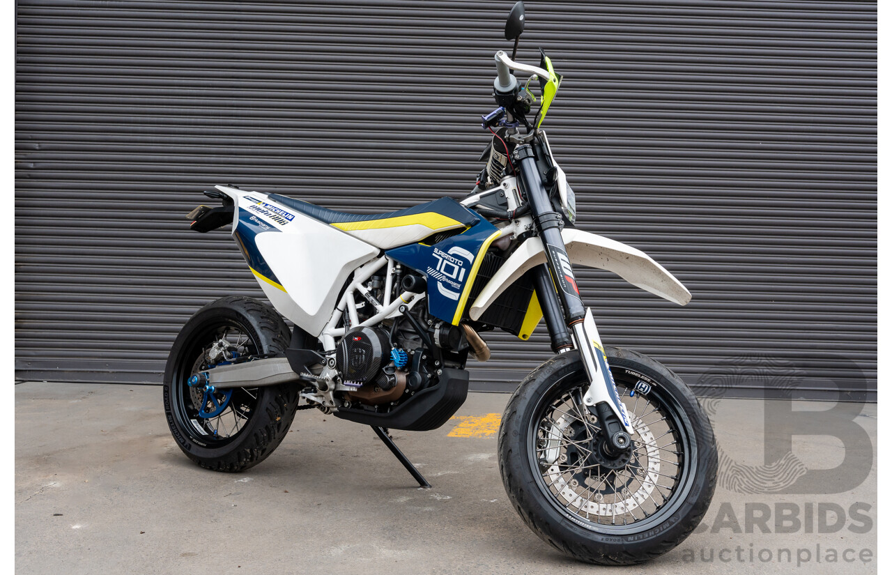11/2015 Husqvarna 701 Supermoto Motorcycle 692cc