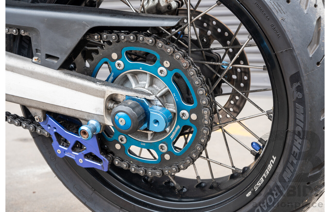 11/2015 Husqvarna 701 Supermoto Motorcycle 692cc