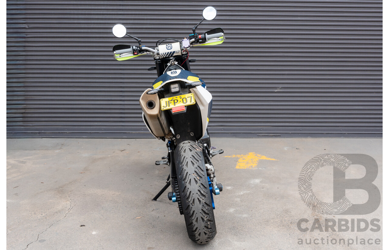 11/2015 Husqvarna 701 Supermoto Motorcycle 692cc