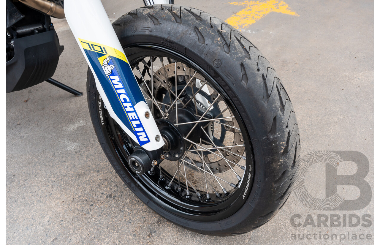 11/2015 Husqvarna 701 Supermoto Motorcycle 692cc