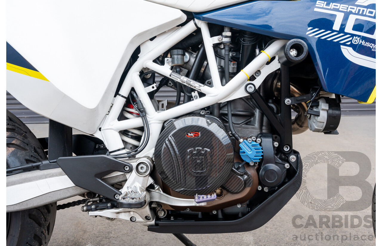 11/2015 Husqvarna 701 Supermoto Motorcycle 692cc