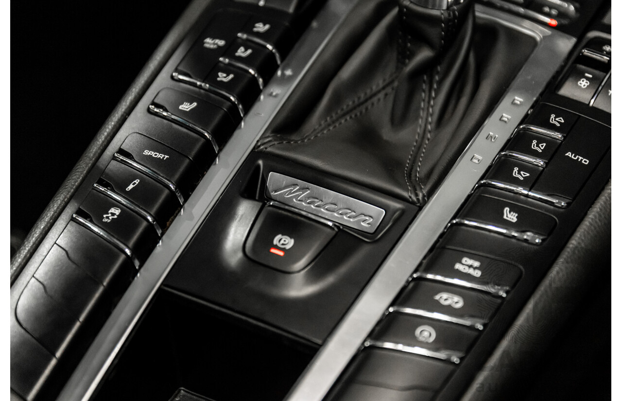 01/2016 Porsche Macan S Diesel (AWD) MY16 4d Wagon Sapphire Blue Metallic Turbo Diesel 3.0L