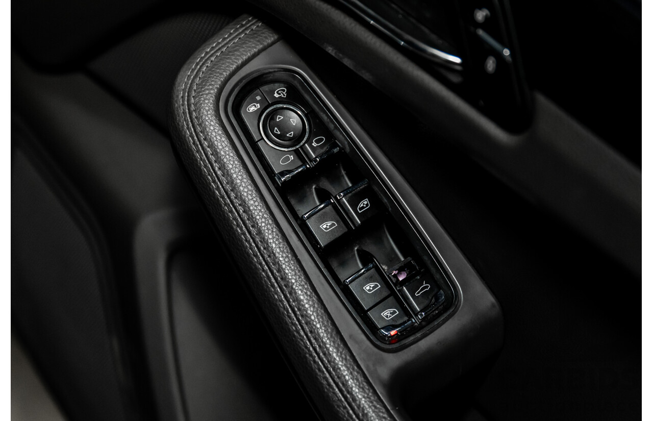 01/2016 Porsche Macan S Diesel (AWD) MY16 4d Wagon Sapphire Blue Metallic Turbo Diesel 3.0L