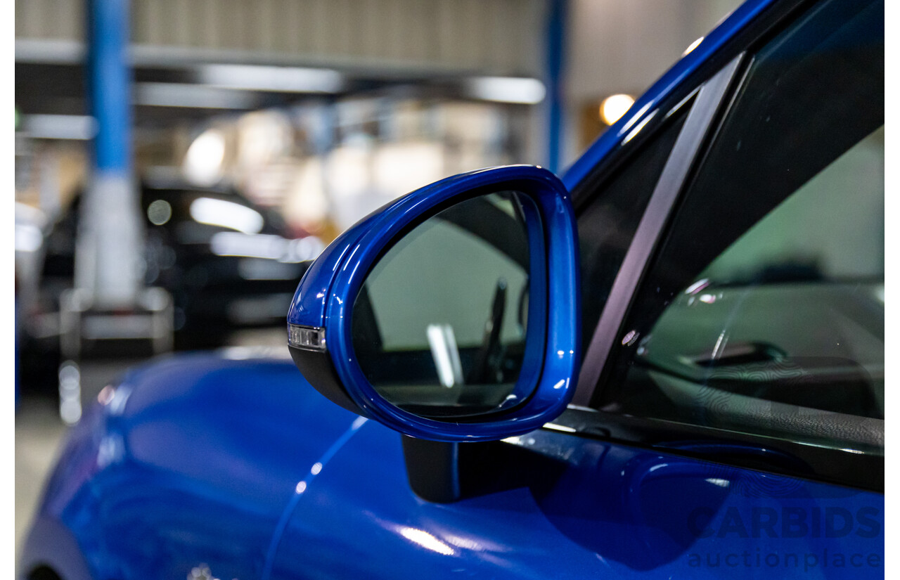 01/2016 Porsche Macan S Diesel (AWD) MY16 4d Wagon Sapphire Blue Metallic Turbo Diesel 3.0L