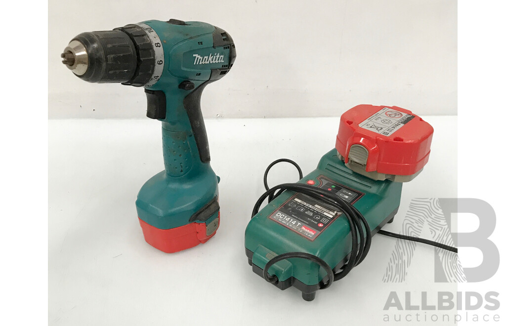 Makita (6281D) Drill with Charger and Batteries