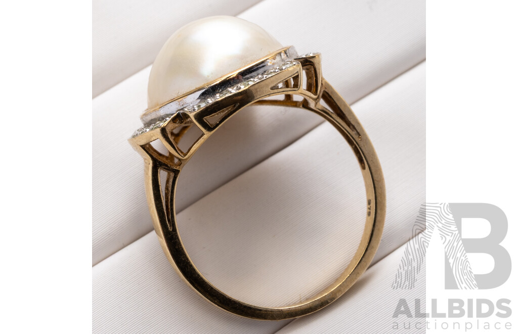 9ct Mabe Pearl & Diamond Ring, Est TDW 0.25ct, Size P, 4.32 Grams