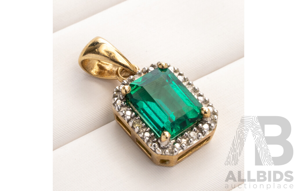 9ct Emerald & Diamond Pendant, TDW 0.02ct, 18mm, 1.63 Grams