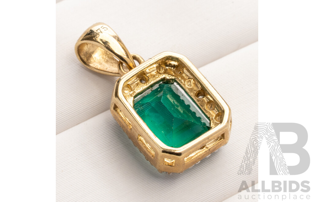 9ct Emerald & Diamond Pendant, TDW 0.02ct, 18mm, 1.63 Grams