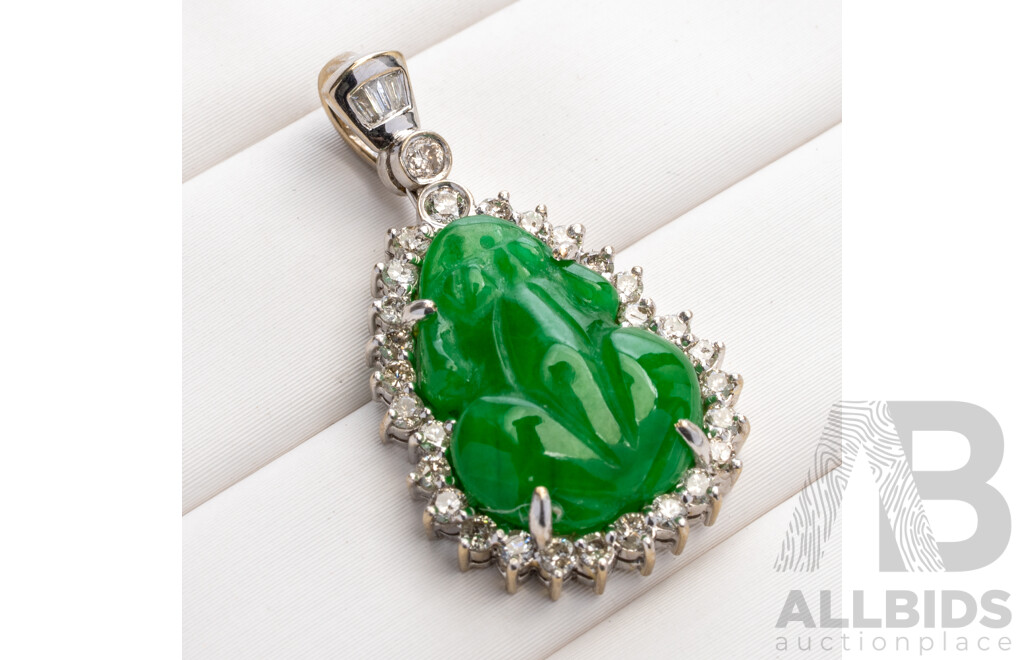 12ct White Gold Carved Chinese Jade Frog Pendant with Diamond Halo, Est TDW 0.35ct, 3.88 Grams