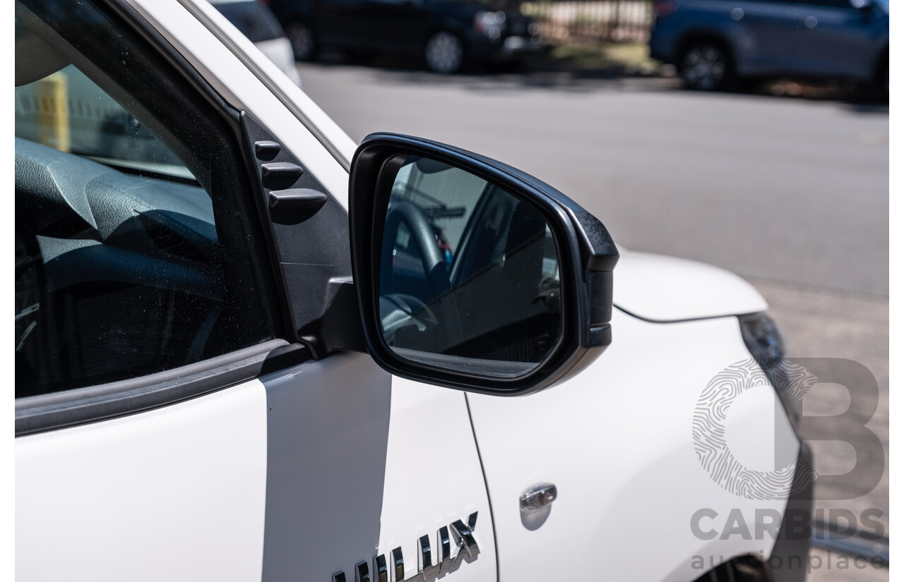 11/2023 Toyota Hilux Workmate (4x2) TGN121R C/Chas Glacier White 2.7L