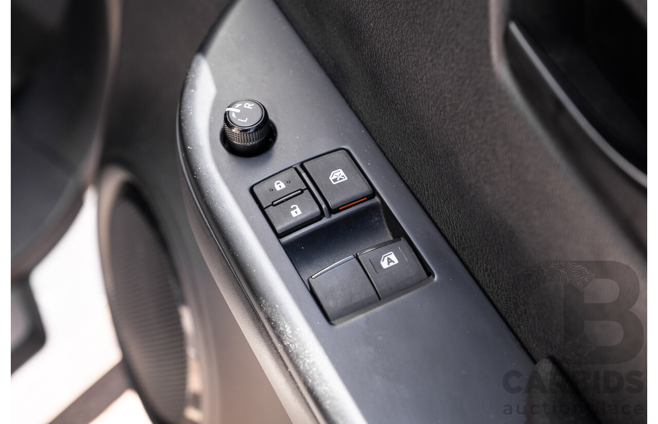 11/2023 Toyota Hilux Workmate (4x2) TGN121R C/Chas Glacier White 2.7L