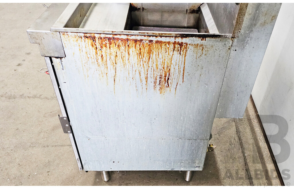 F.E.D Frymax 5 Burner Gas Fryer W/ Frying Baskets