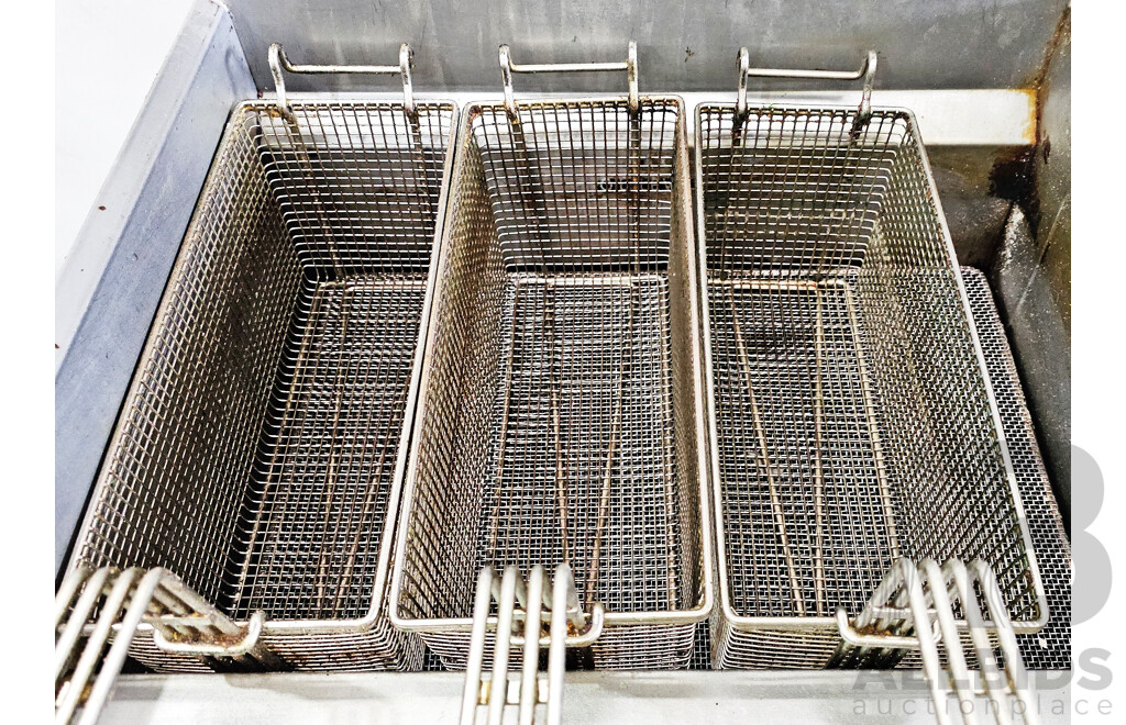 F.E.D Frymax 5 Burner Gas Fryer W/ Frying Baskets