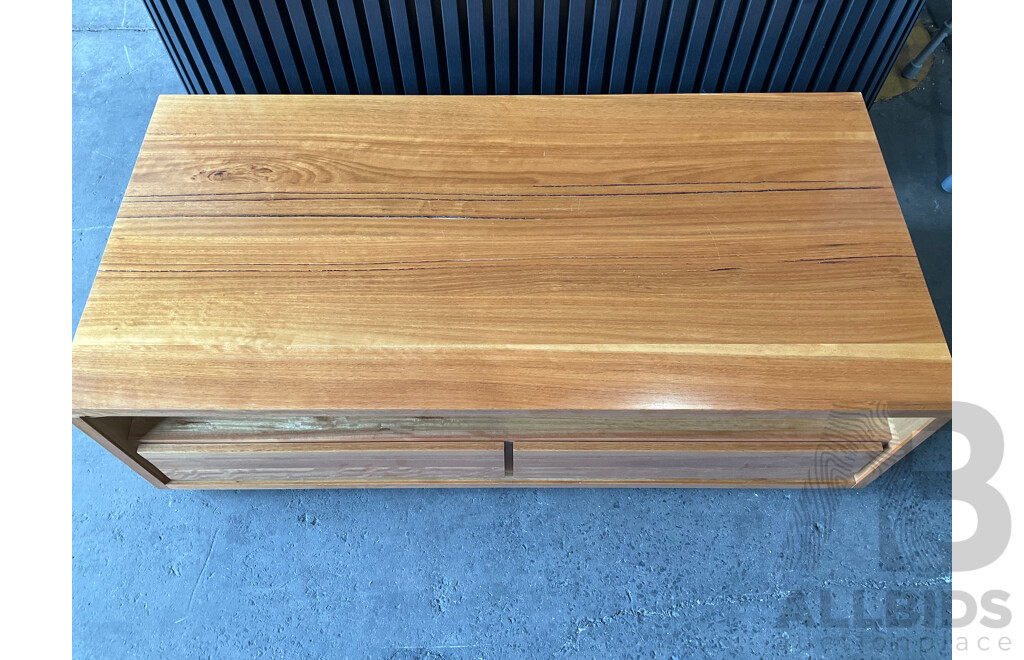 FREEDOM Hensley Coffee Table