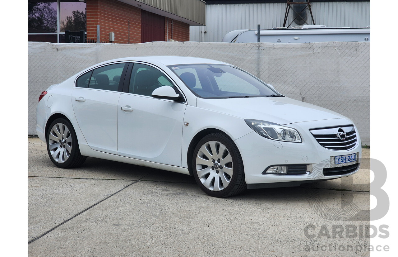 5/2013 Opel Insignia Select GA 4d Sedan White 2.0L