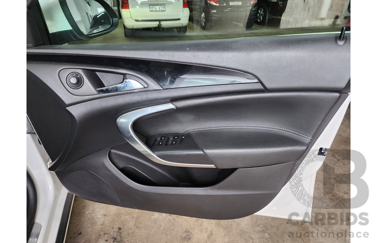 5/2013 Opel Insignia Select GA 4d Sedan White 2.0L