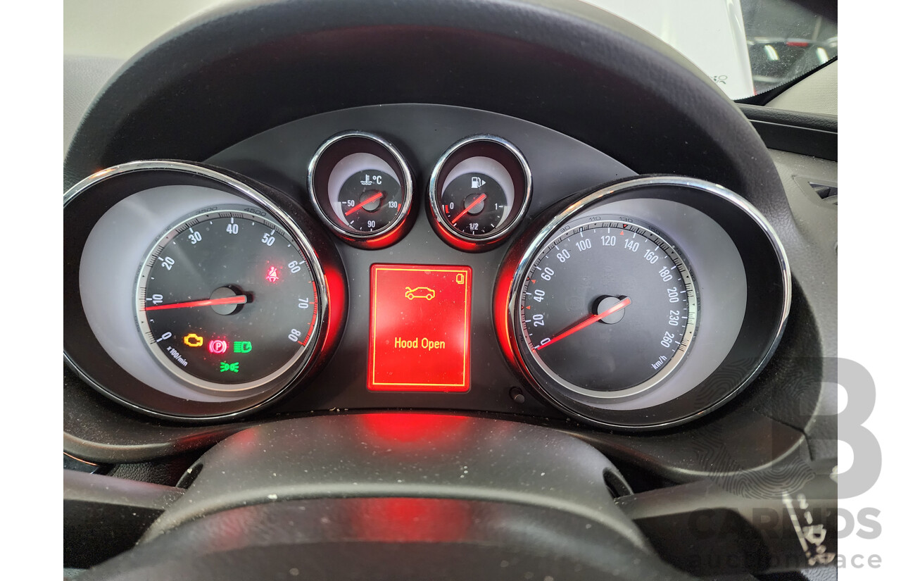 5/2013 Opel Insignia Select GA 4d Sedan White 2.0L