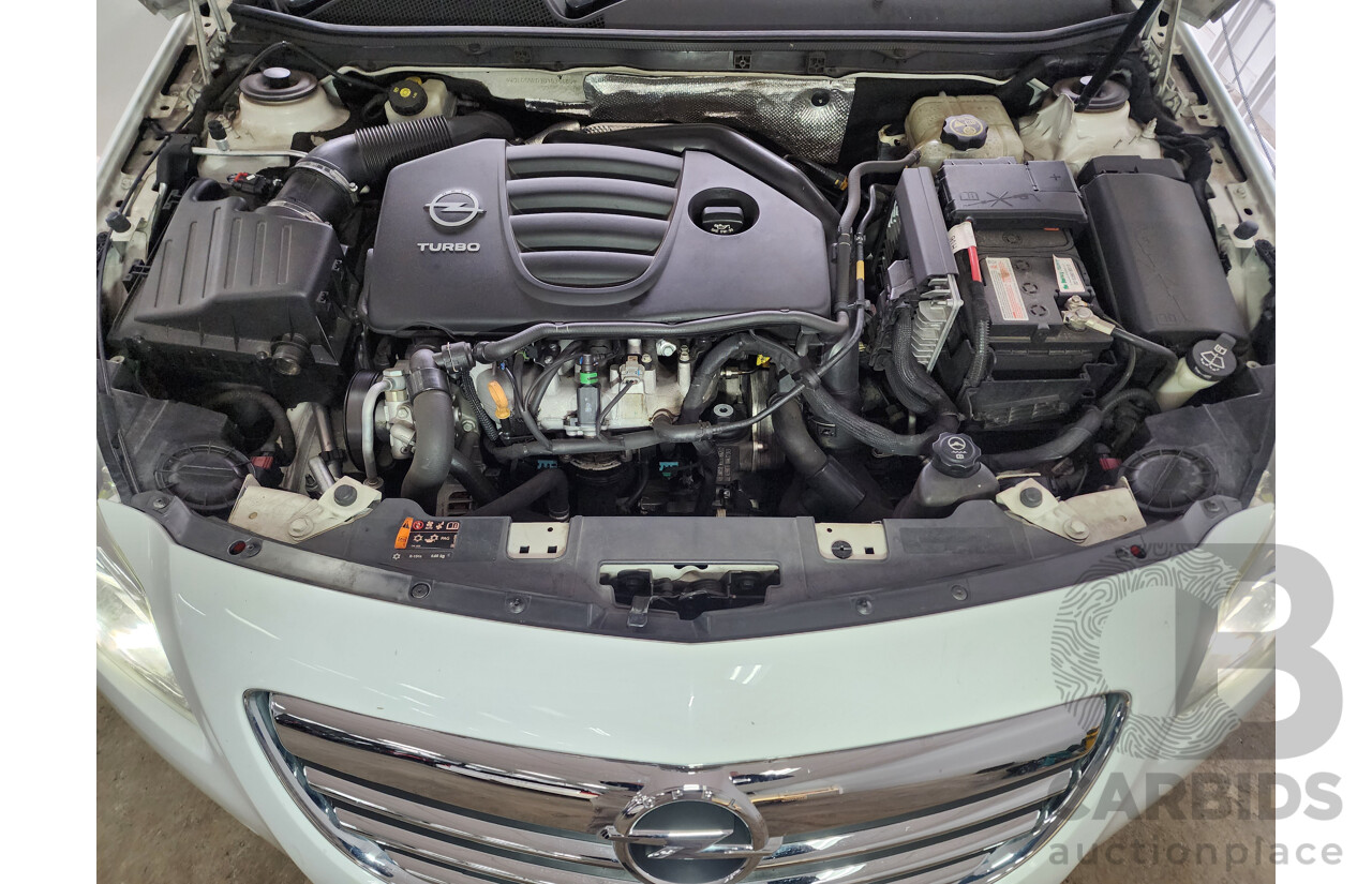 5/2013 Opel Insignia Select GA 4d Sedan White 2.0L