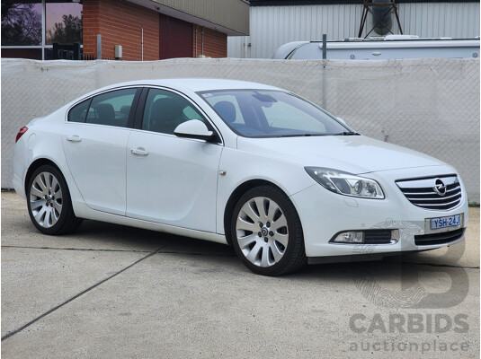 5/2013 Opel Insignia Select GA 4d Sedan White 2.0L