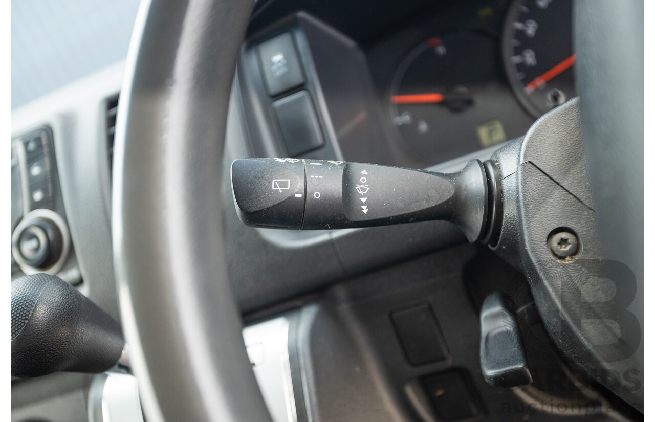 03/2016 Toyota Hiace LWB KDH201R MY16 4d Van Turbo Diesel 3.0L