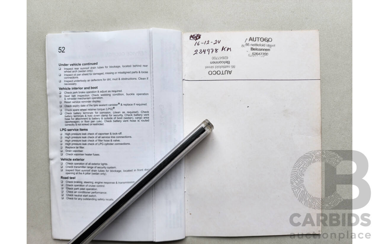 10/2012 Holden Commodore Omega VE II MY12 4d Sportwagon White 3.0L