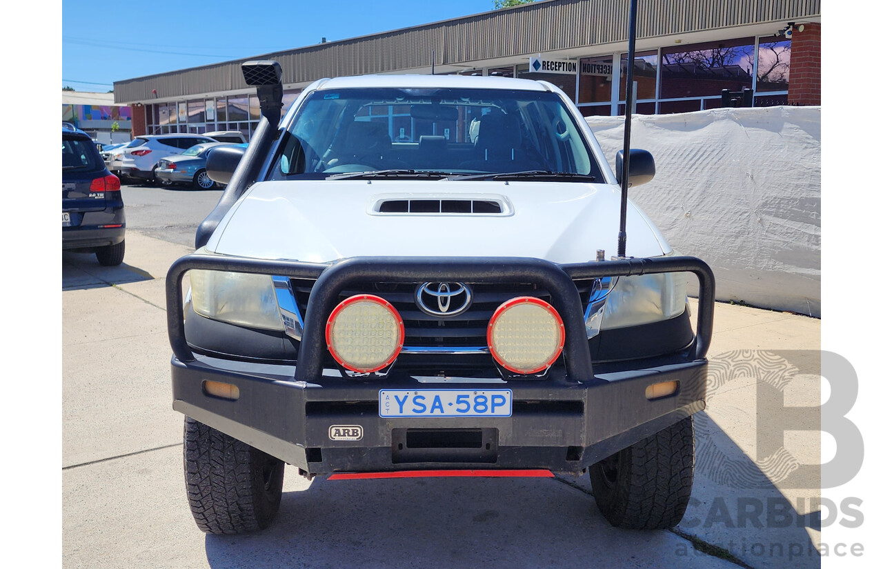2/2012 Toyota Hilux SR5 (4x4) KUN26R MY12 Dual Cab P/Up White 3.0L