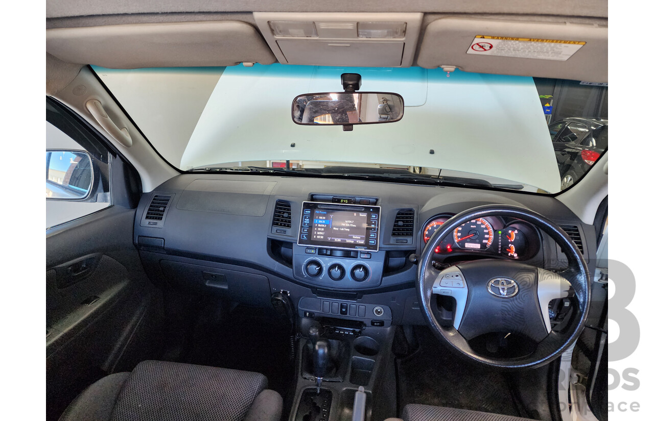 2/2012 Toyota Hilux SR5 (4x4) KUN26R MY12 Dual Cab P/Up White 3.0L