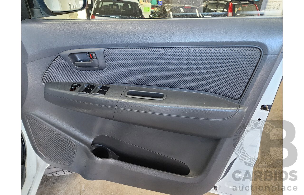 2/2012 Toyota Hilux SR5 (4x4) KUN26R MY12 Dual Cab P/Up White 3.0L